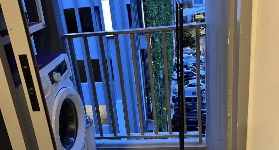 For sale 1 bed condo in Watthana, Bangkok