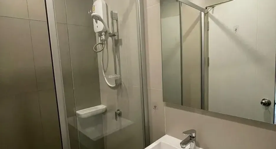 For rent studio condo in Phaya Thai, Bangkok