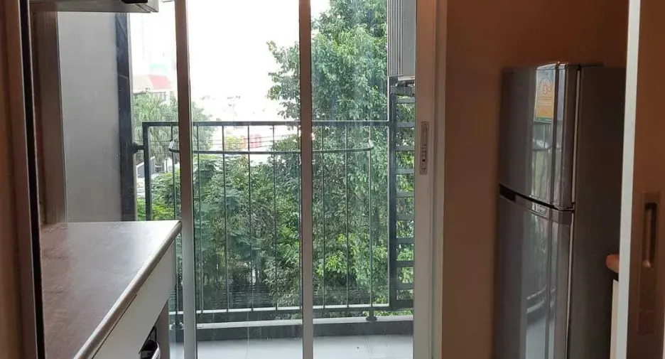 For sale 1 bed condo in Thon Buri, Bangkok