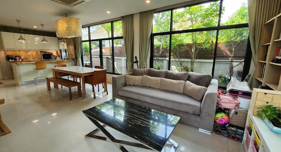 出售 3 卧室 独立屋 在 Phasi Charoen, 曼谷