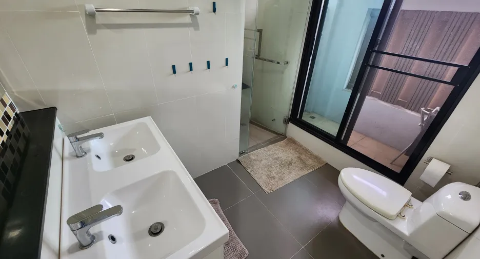 出售 3 卧室 独立屋 在 Phasi Charoen, 曼谷