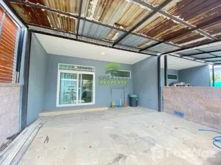 Casa adosada en venta de 3 habitaciones en Bang Sao Thong, Samut Prakan