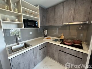 Продажа 2 спальни кондо в Пхра Кханонг, Бангкок
