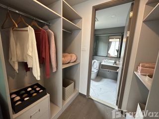 Продажа 2 спальни кондо в Пхра Кханонг, Бангкок