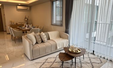 For sale 2 bedrooms condo in Phra Khanong, Bangkok