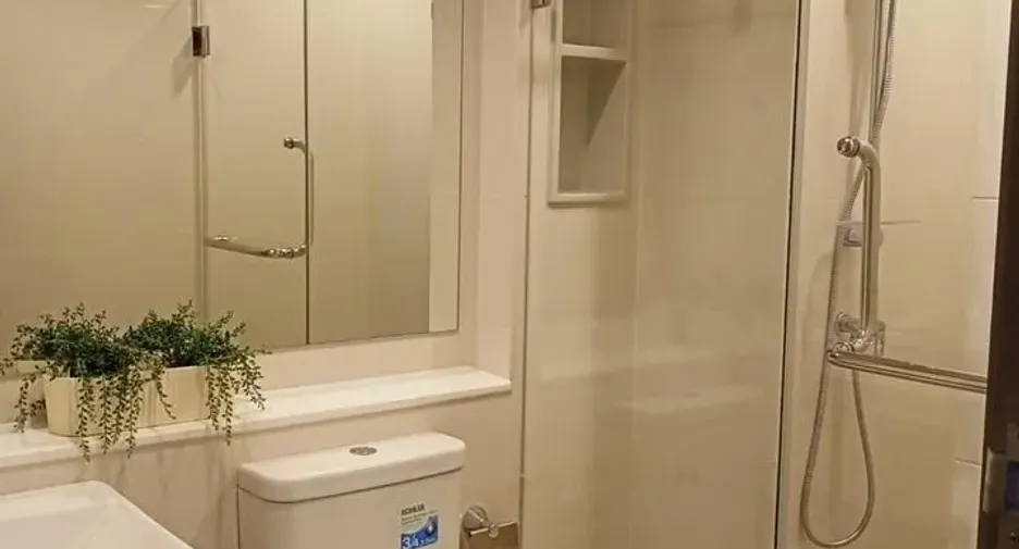 For rent and for sale 1 bed apartment in Huai Khwang, Bangkok