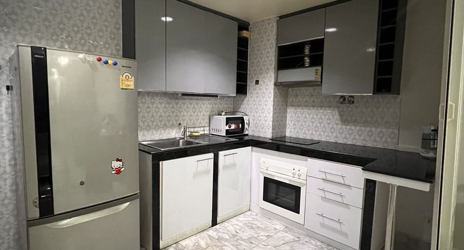For sale 2 bedrooms condo in Khlong Toei, Bangkok