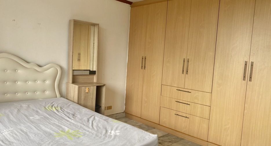For sale 2 bedrooms condo in Khlong Toei, Bangkok