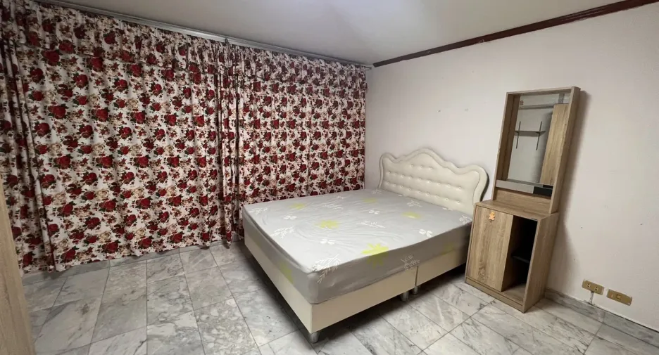 Wohnung zum Kauf mit 2 Zimmer in Khlong Toei, Bangkok