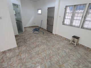 Casa adosada en alquiler de 3 habitaciones en Chom Thong, Bangkok
