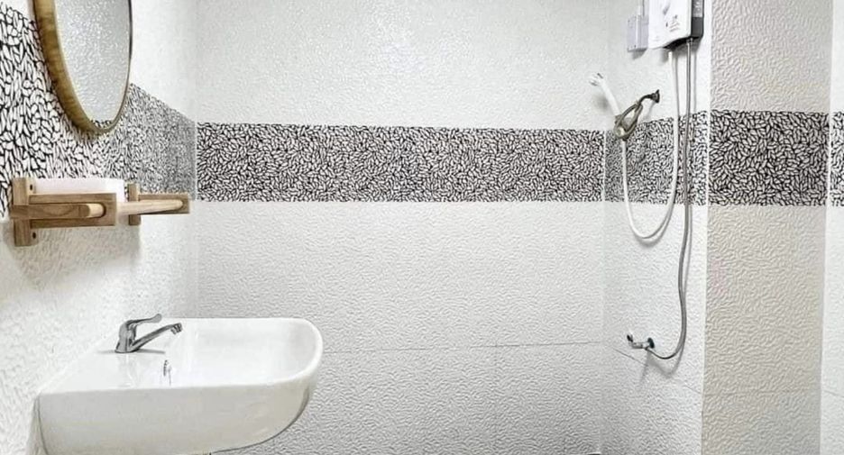 For rent 1 bed condo in Bang Kapi, Bangkok