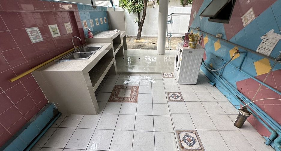 À vendre 5 chambres maison à Wang Thonglang, Bangkok