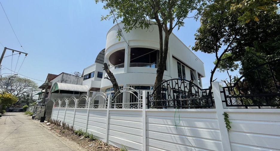 出售 5 卧室 独立屋 在 Wang Thong Lang, 曼谷