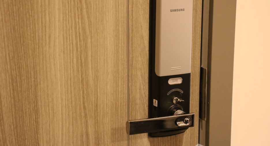 For sale 1 bed condo in Mueang Samut Prakan, Samut Prakan