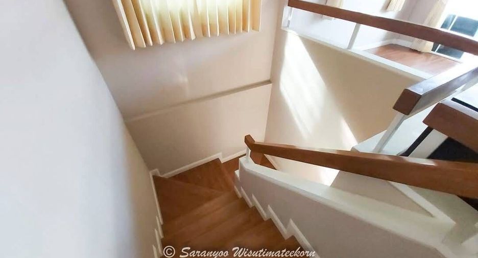 For sale 3 bedrooms house in Bang Kapi, Bangkok
