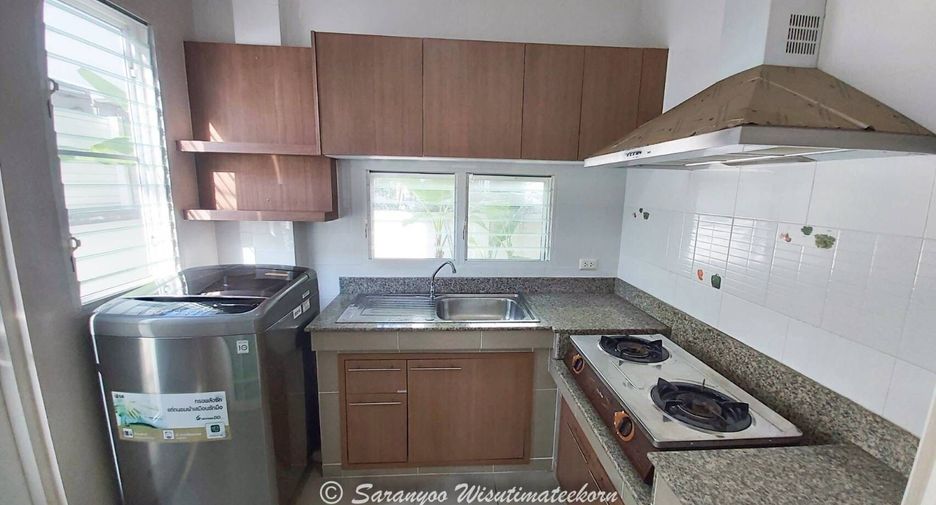 For sale 3 bedrooms house in Bang Kapi, Bangkok