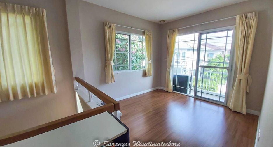 For sale 3 bedrooms house in Bang Kapi, Bangkok