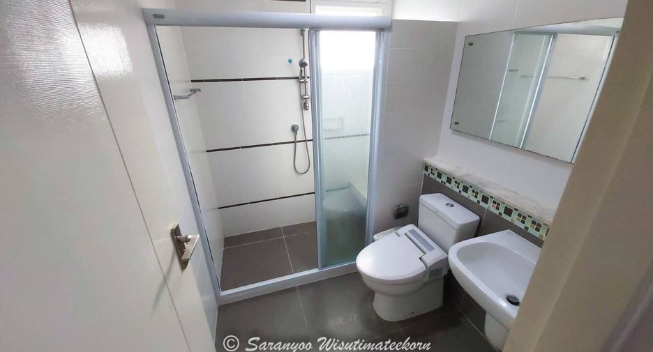 For sale 3 bedrooms house in Bang Kapi, Bangkok