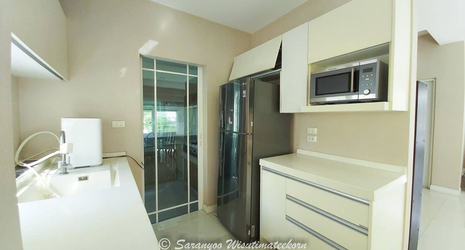 For sale 3 bedrooms house in Bang Kapi, Bangkok