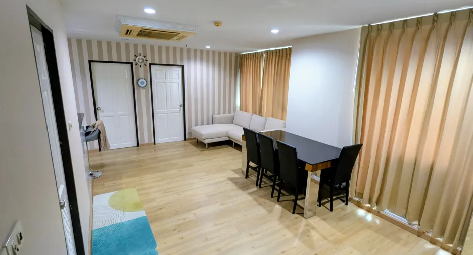For sale 2 bedrooms condo in Watthana, Bangkok