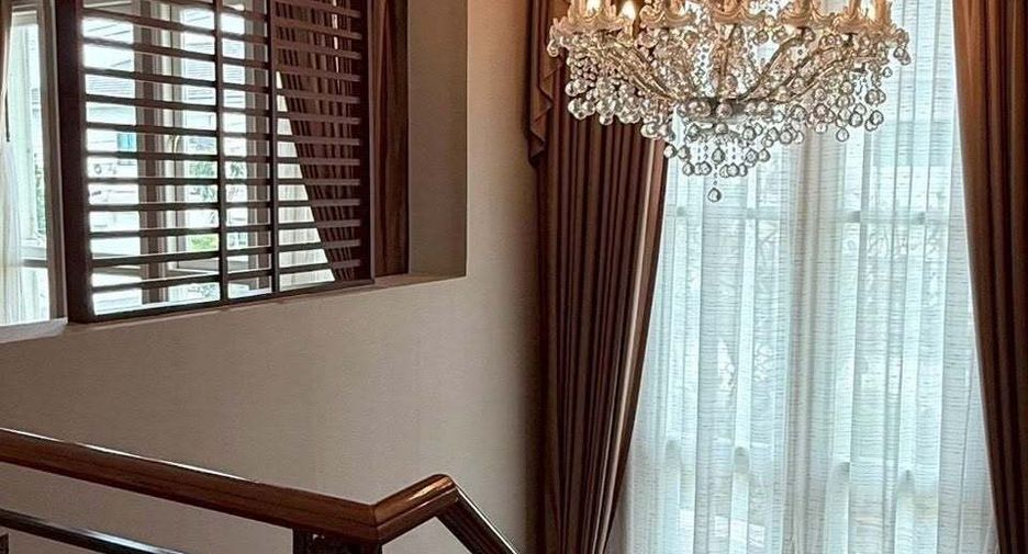 À vendre et à louer 5 chambres maison à Lat Krabang, Bangkok