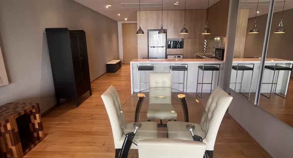 For sale 2 ベッドルーム condo in Khlong Toei, Bangkok