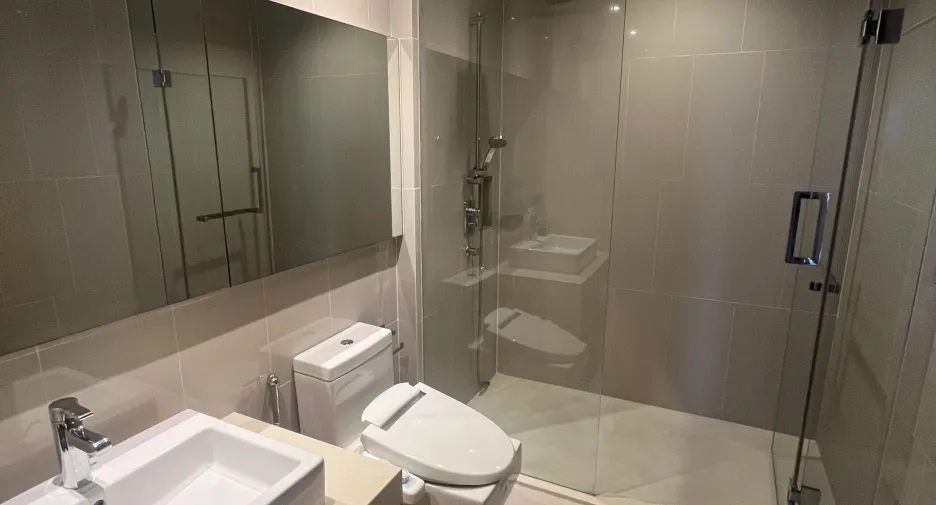 For sale 2 ベッドルーム condo in Khlong Toei, Bangkok