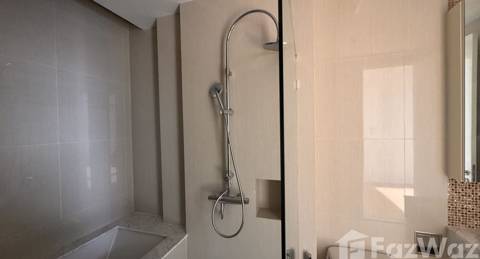 For sale 3 bedrooms condo in Watthana, Bangkok