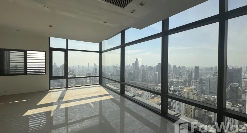 À vendre 3 chambres condo à Watthana, Bangkok