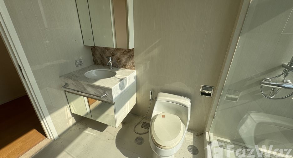 For sale 3 bedrooms condo in Watthana, Bangkok