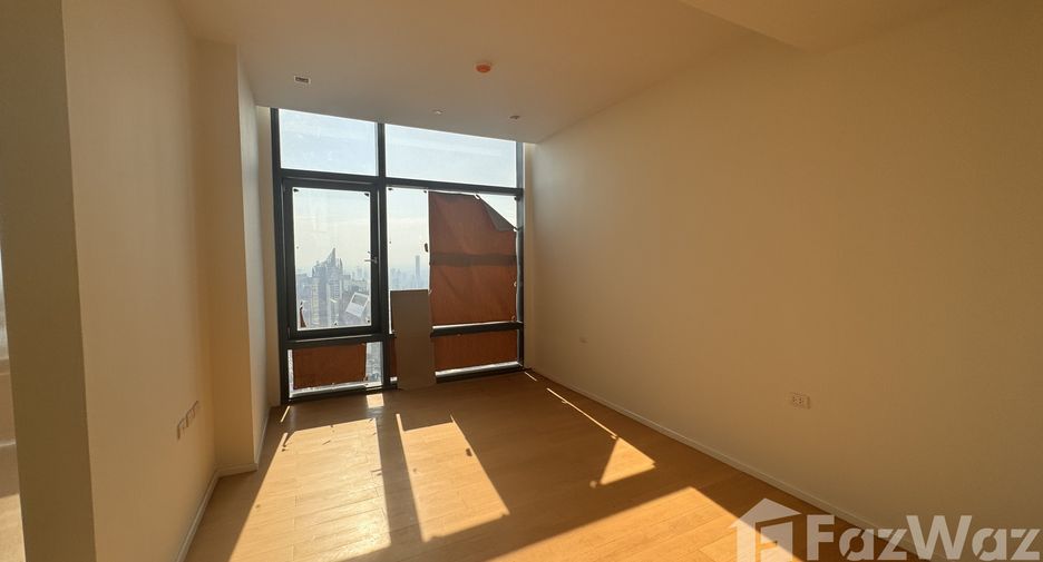 For sale 3 bedrooms condo in Watthana, Bangkok