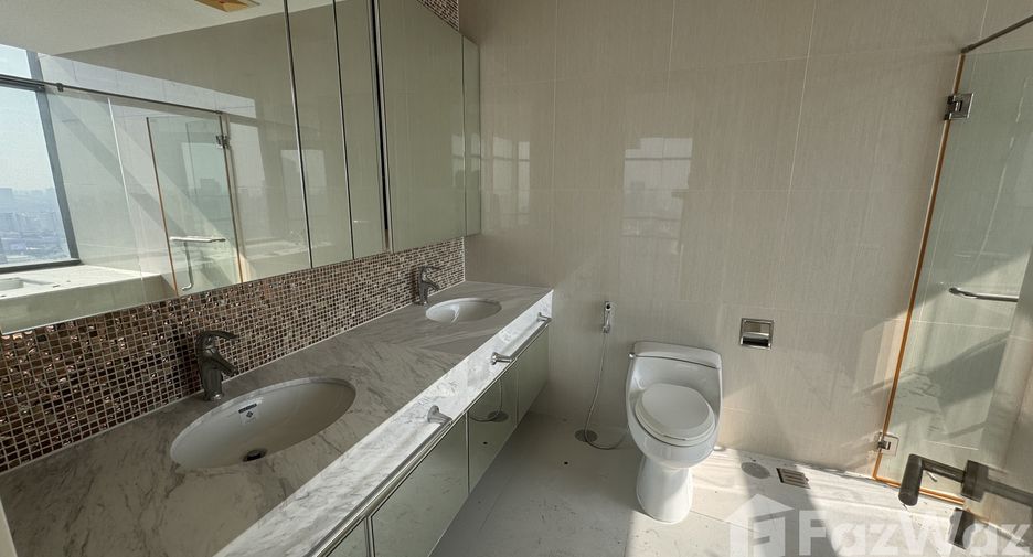 For sale 3 bedrooms condo in Watthana, Bangkok