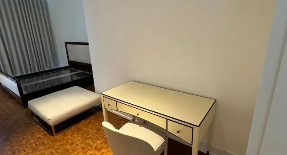 Condo en venta y en alquiler de 2 habitaciones en Sathon, Bangkok