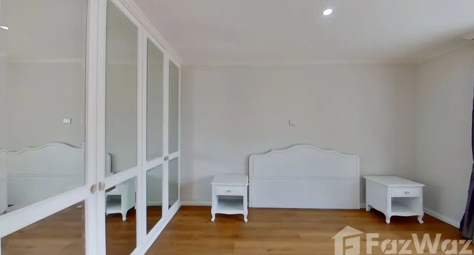 Condo en venta y en alquiler de 3 habitaciones en Pathum Wan, Bangkok