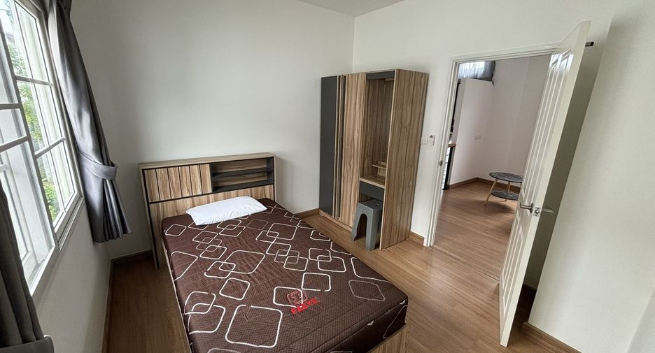 Casa en venta y en alquiler de 4 habitaciones en Chom Thong, Bangkok