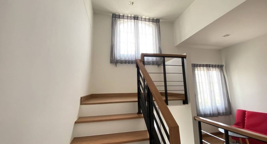 Casa en venta y en alquiler de 4 habitaciones en Chom Thong, Bangkok