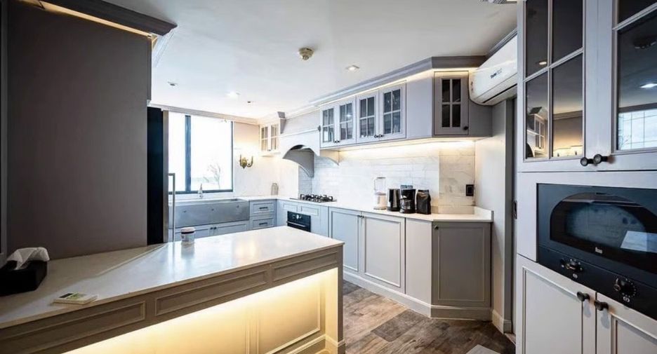 For sale and for rent 3 bedrooms condo in Khlong Toei, Bangkok