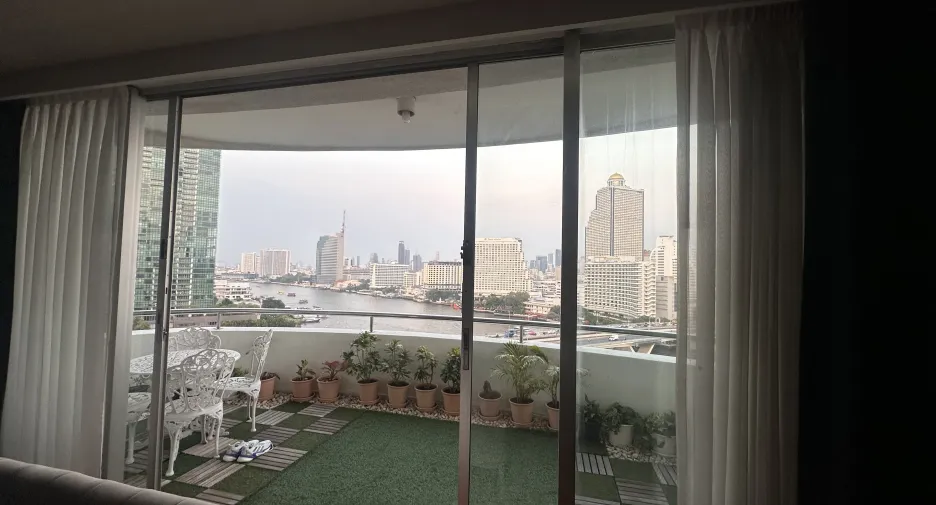 For sale 3 bedrooms condo in Sathon, Bangkok