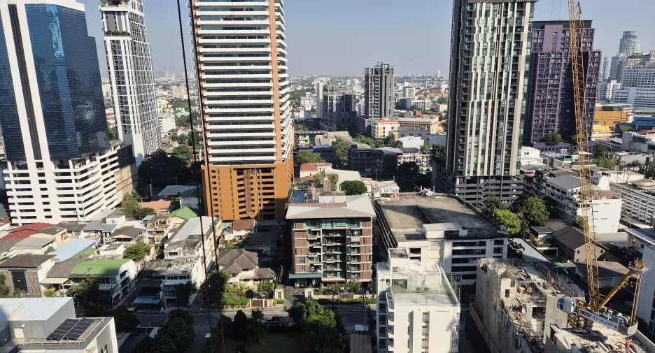 For sale 1 bed condo in Khlong Toei, Bangkok