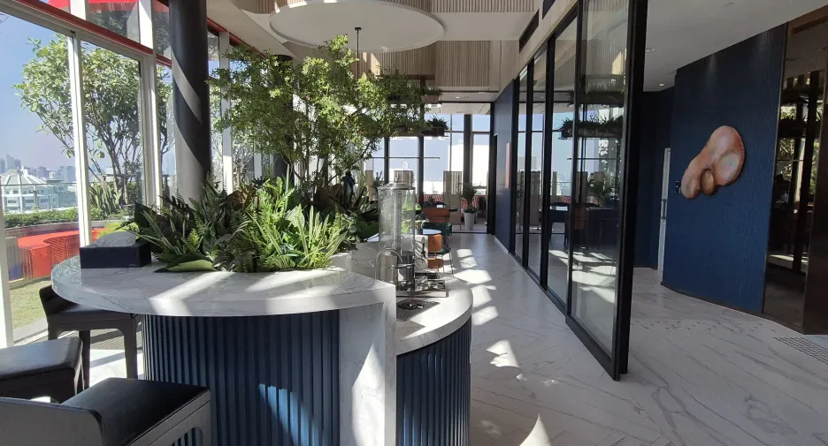 For sale 1 bed condo in Khlong Toei, Bangkok