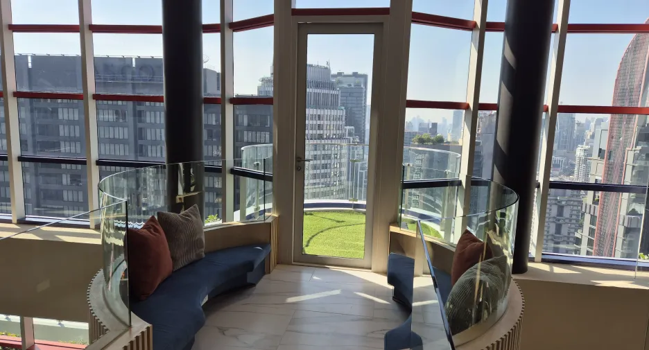 For sale 1 bed condo in Khlong Toei, Bangkok