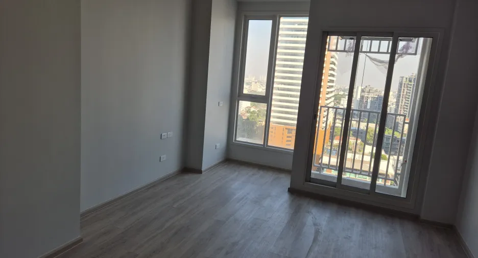 For sale 1 bed condo in Khlong Toei, Bangkok