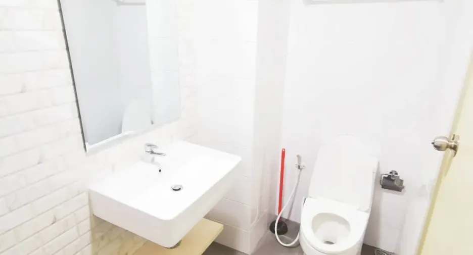 For rent studio condo in Wang Thonglang, Bangkok