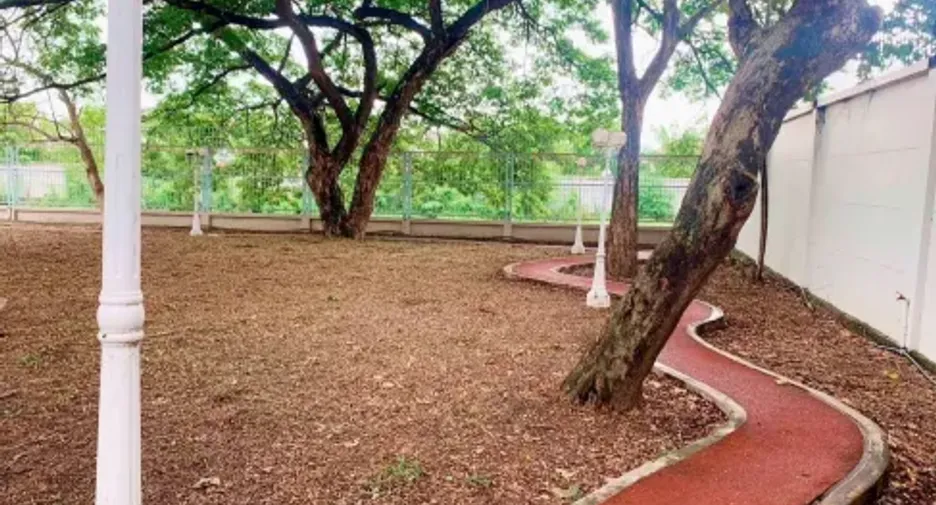Villa en venta de 4 habitaciones en Lat Krabang, Bangkok
