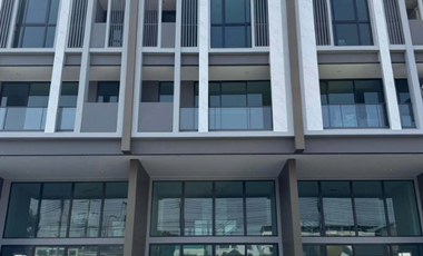 For sale and for rent 6 bedrooms house in Bangkok Yai, Bangkok
