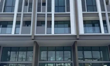 For sale and for rent 6 bedrooms house in Bangkok Yai, Bangkok