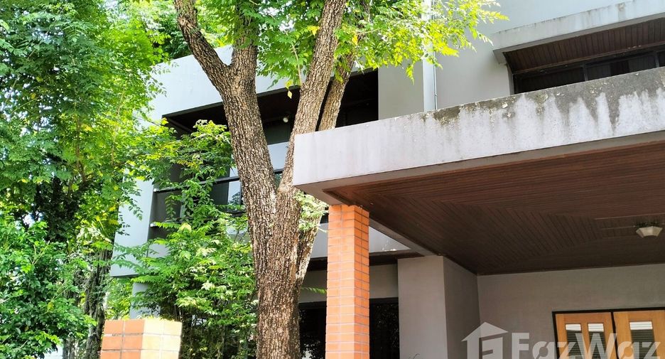 For sale 4 bedrooms house in Chatuchak, Bangkok