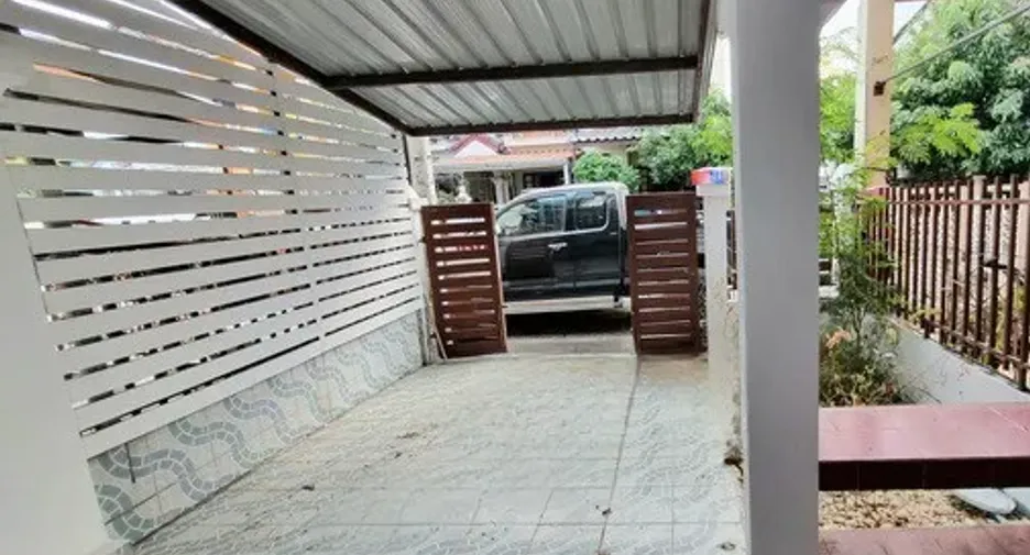 For sale 2 bedrooms townhouse in Don Mueang, Bangkok