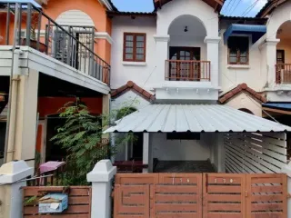 For sale 2 bedrooms townhouse in Don Mueang, Bangkok