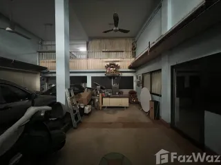 出售 11 卧室 商业空间 在 Huai Khwang, 曼谷